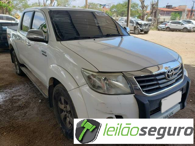 LOTE 013 TOYOTA HILUX CD 2014