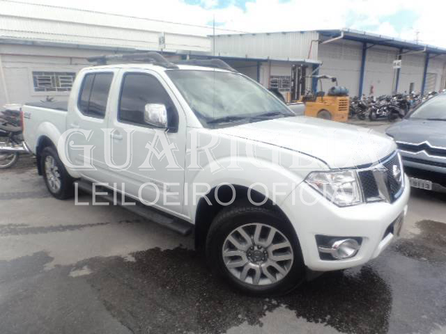 LOTE 026 - Nissan Frontier 2.5 TD CD SL 4x4 (Aut) 2016