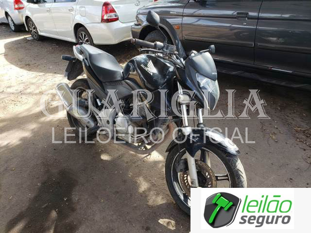 LOTE 007/CB 300 R 2014